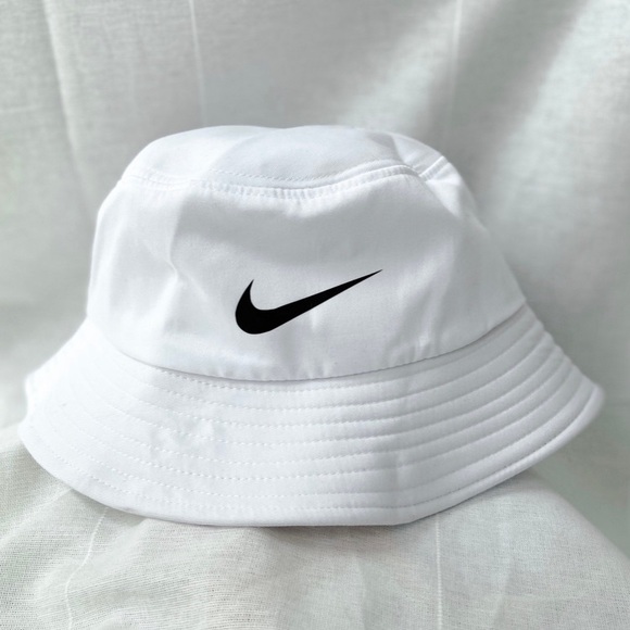 Nike bucket hat ✨🤍